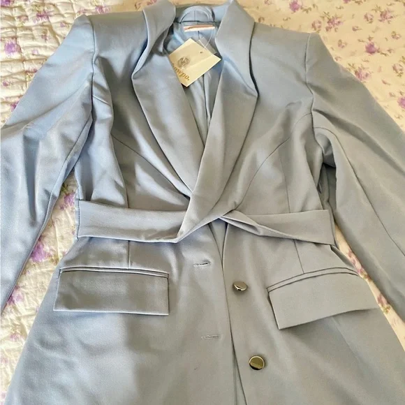 Showpo Blazer Dress - Shoulder pads - Picture 2 of 2